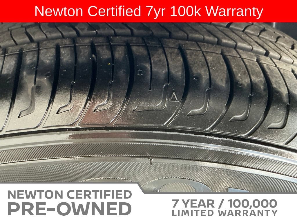 Used 2025 Nissan Versa S w/ Trunk Package FWD image 39