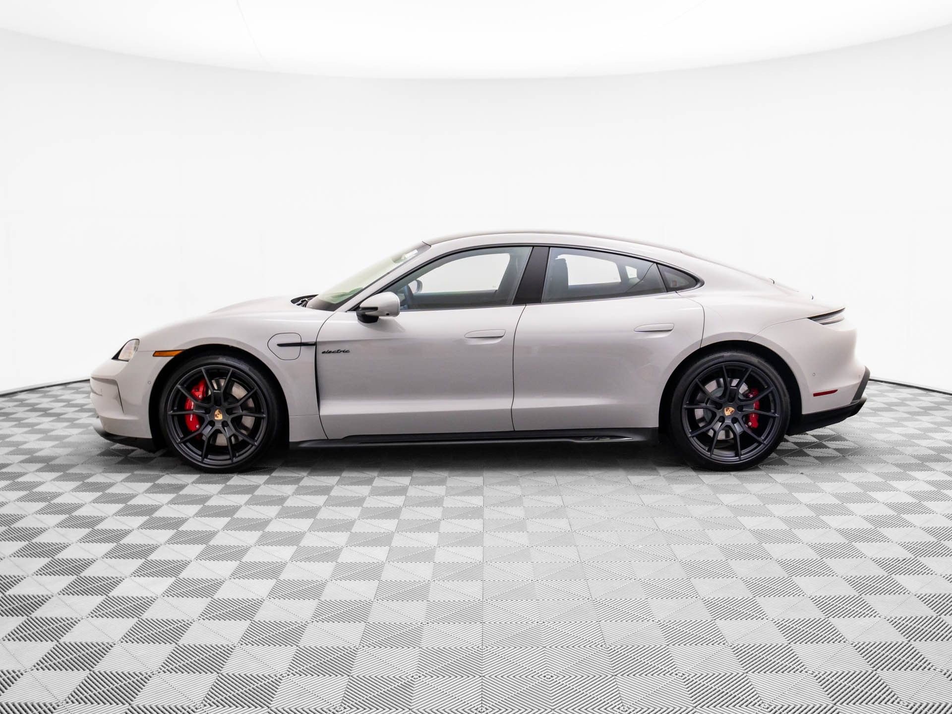 New 2026 Porsche Taycan GTS image 2