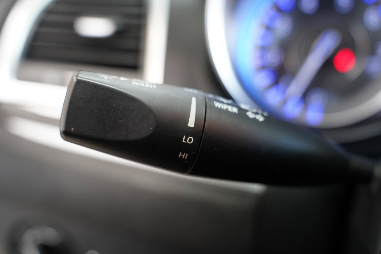 Used 2018 Chrysler 300 Touring L RWD image 14