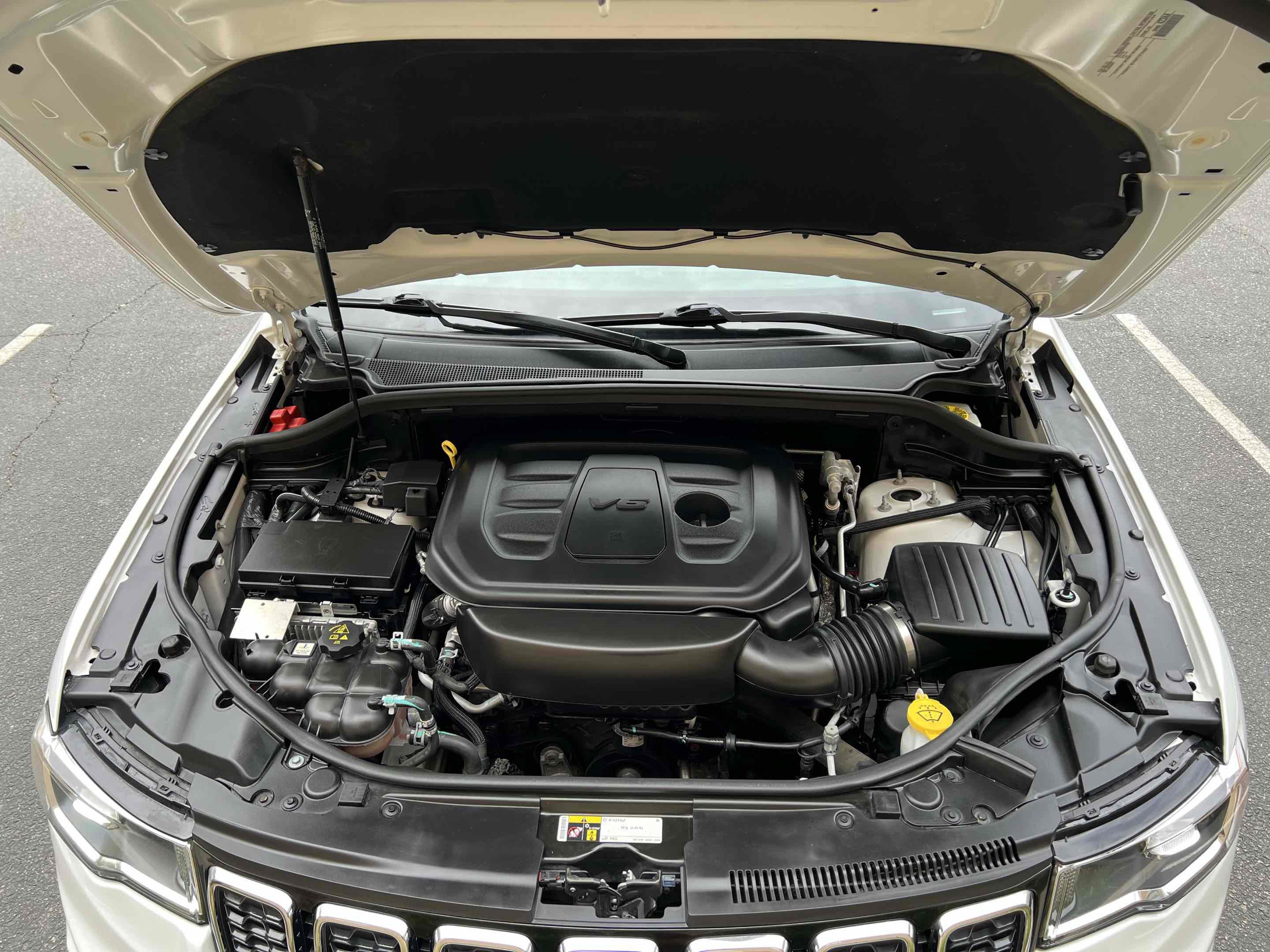 Used 2020 Jeep Grand Cherokee Laredo image 18