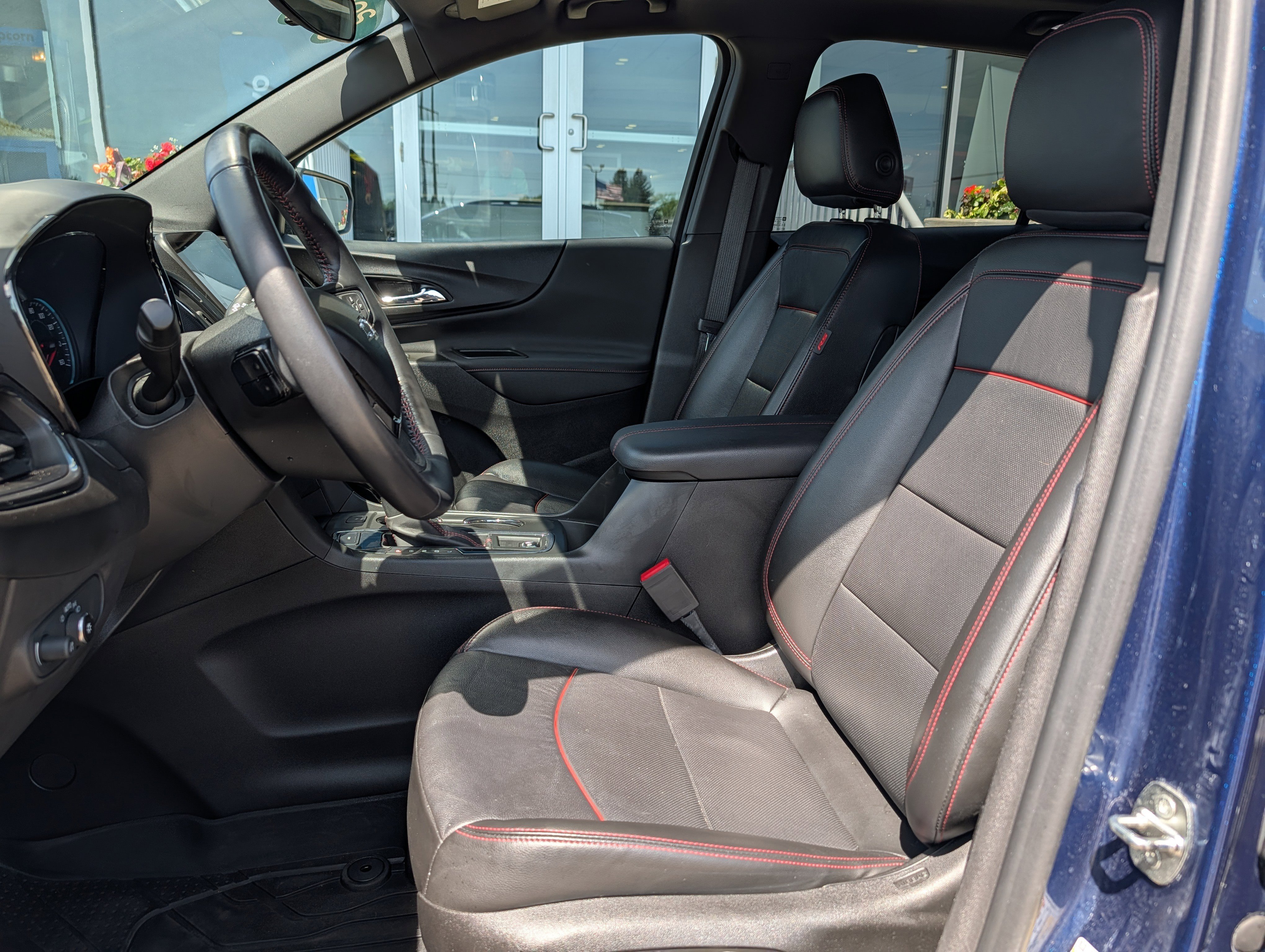 Used 2022 Chevrolet Equinox RS w/ RS Leather Package AWD/4WD image 8