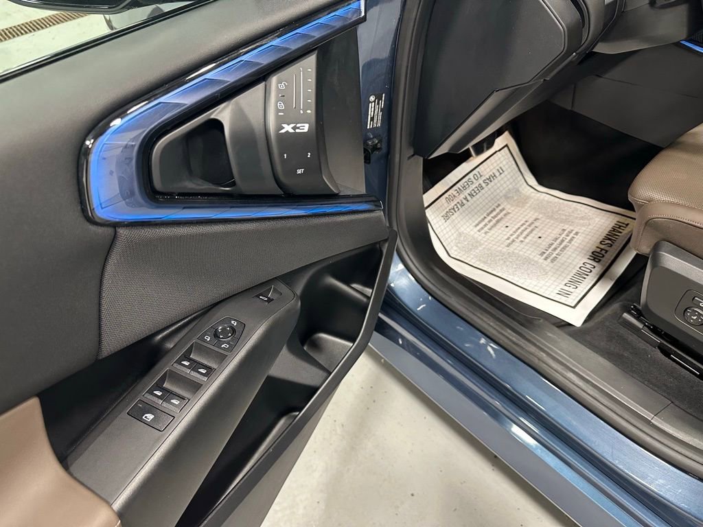 Used 2025 BMW X3 xDrive30i w/ M Sport Package image 9