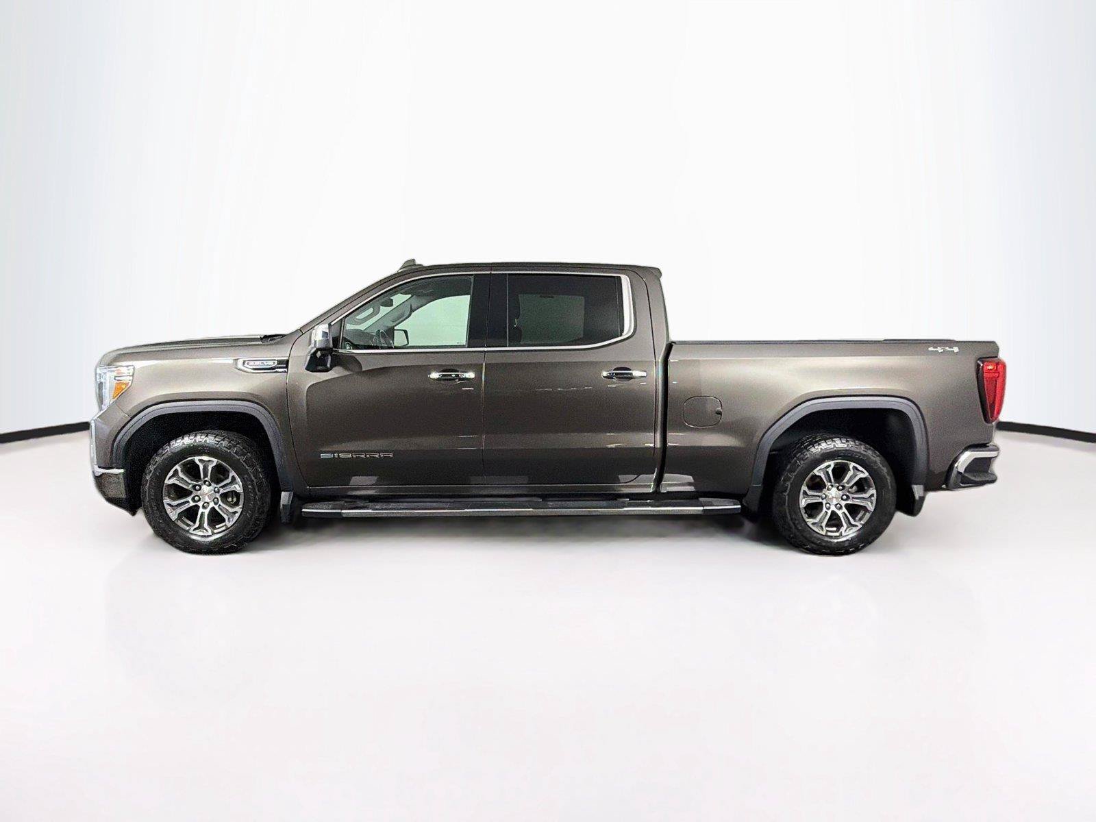 Used 2019 GMC Sierra 1500 SLT w/ Driver Alert Package I AWD/4WD image 8