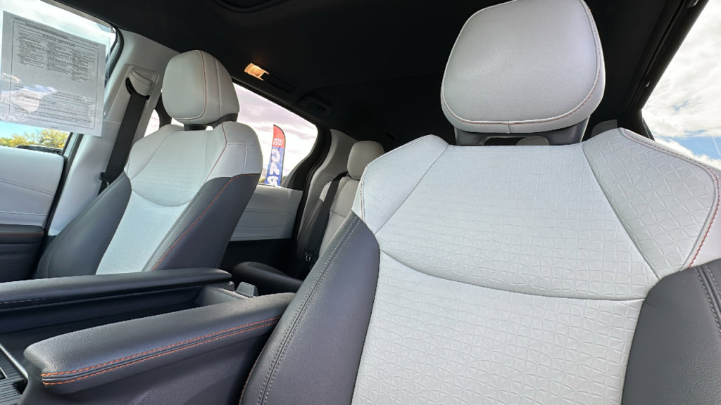 Used 2021 Toyota Sienna XSE image 11
