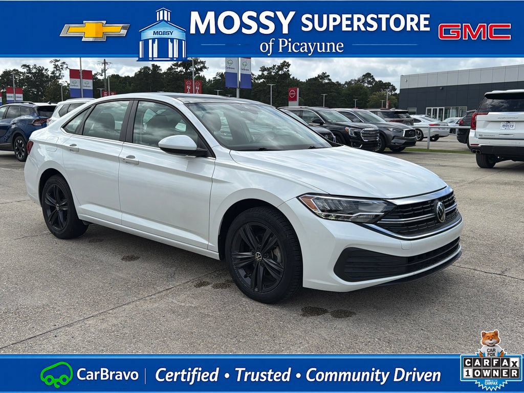 Used 2023 Volkswagen Jetta SE w/ Panoramic Sunroof Package FWD image 11