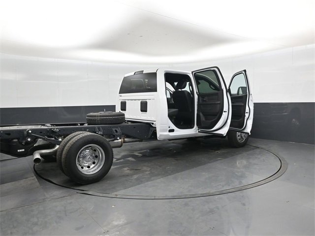 New 2026 RAM 3500 Tradesman w/ Chrome Appearance Group image 46