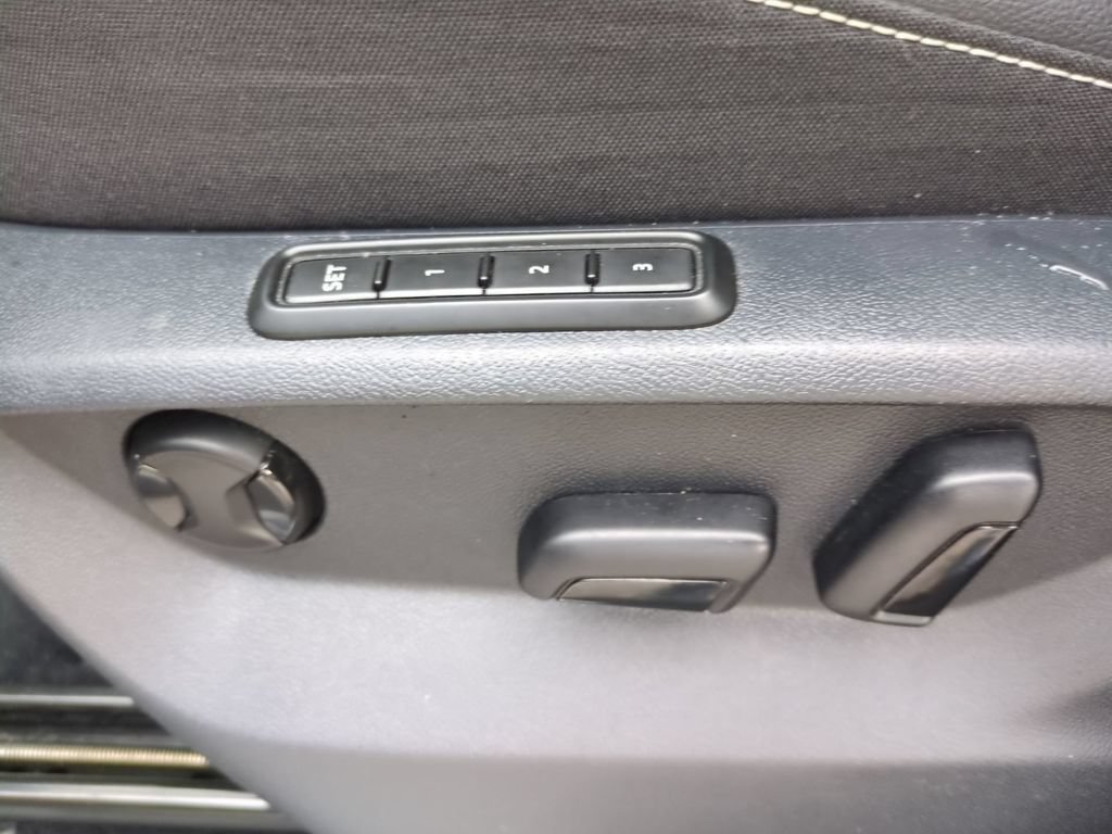 Used 2022 Volkswagen Tiguan SEL R-Line AWD/4WD image 22