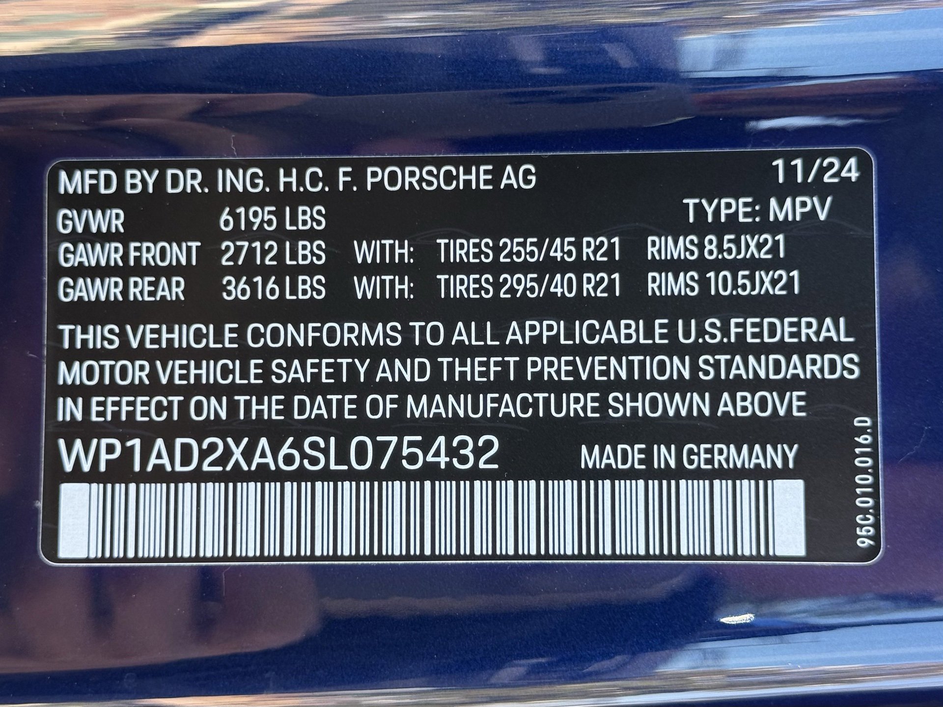 Used 2025 Porsche Macan Electric image 37