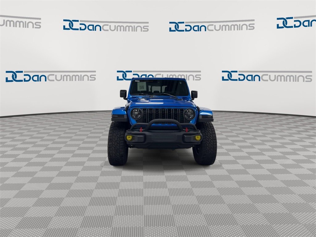 Used 2024 Jeep Gladiator Rubicon image 3