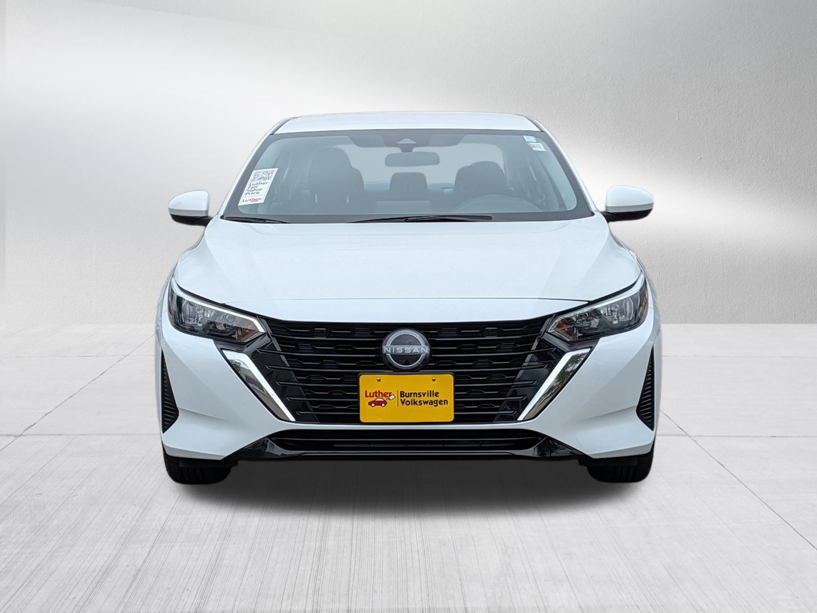 Used 2024 Nissan Sentra SV FWD image 2