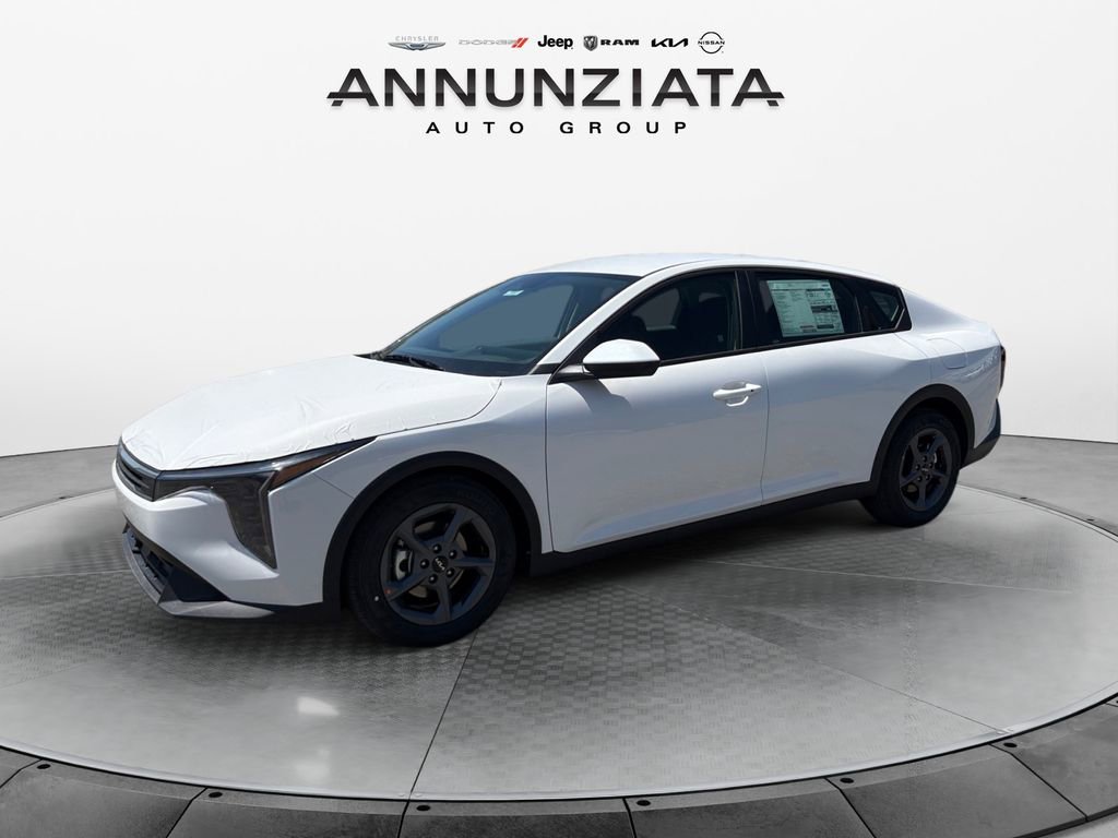 New 2025 Kia K4 LXS FWD image 1