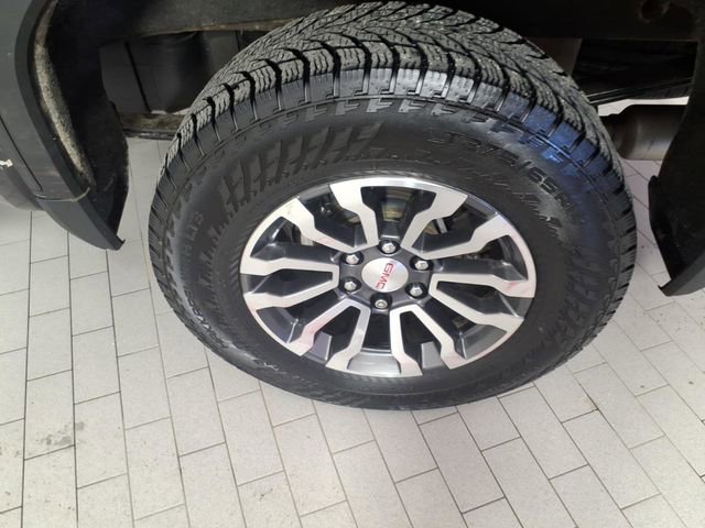 Used 2022 GMC Sierra 1500 AT4 w/ AT4 Preferred Package image 8