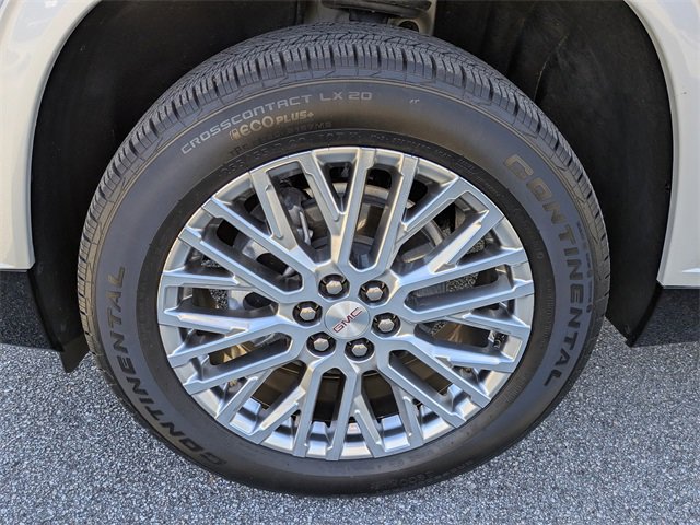 Used 2024 GMC Acadia Denali image 12