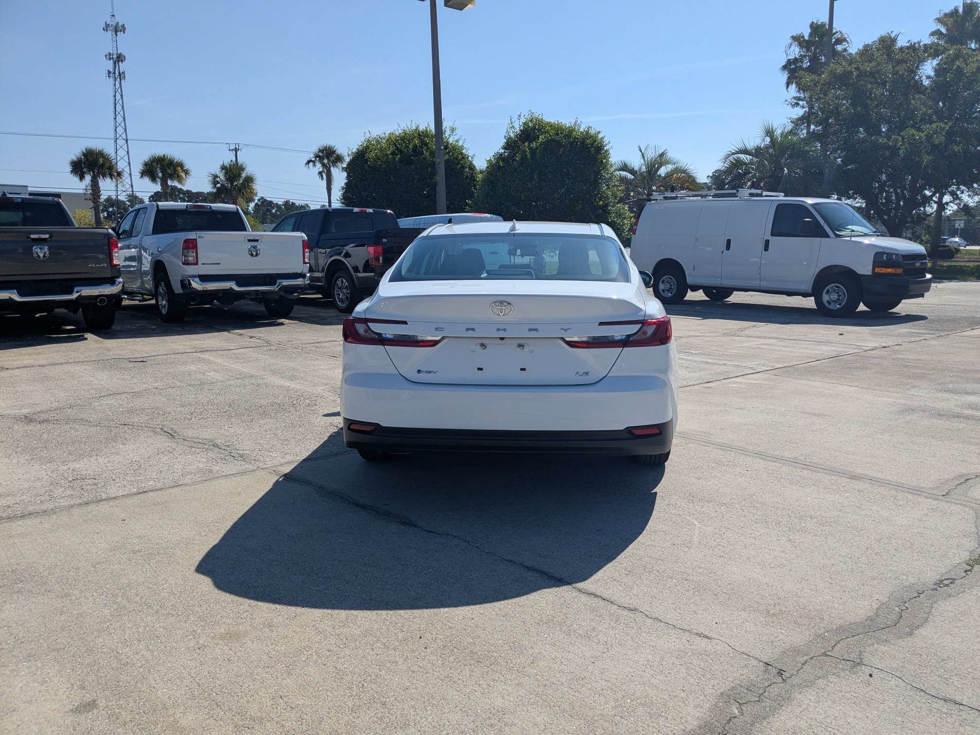 Used 2025 Toyota Camry LE FWD image 5