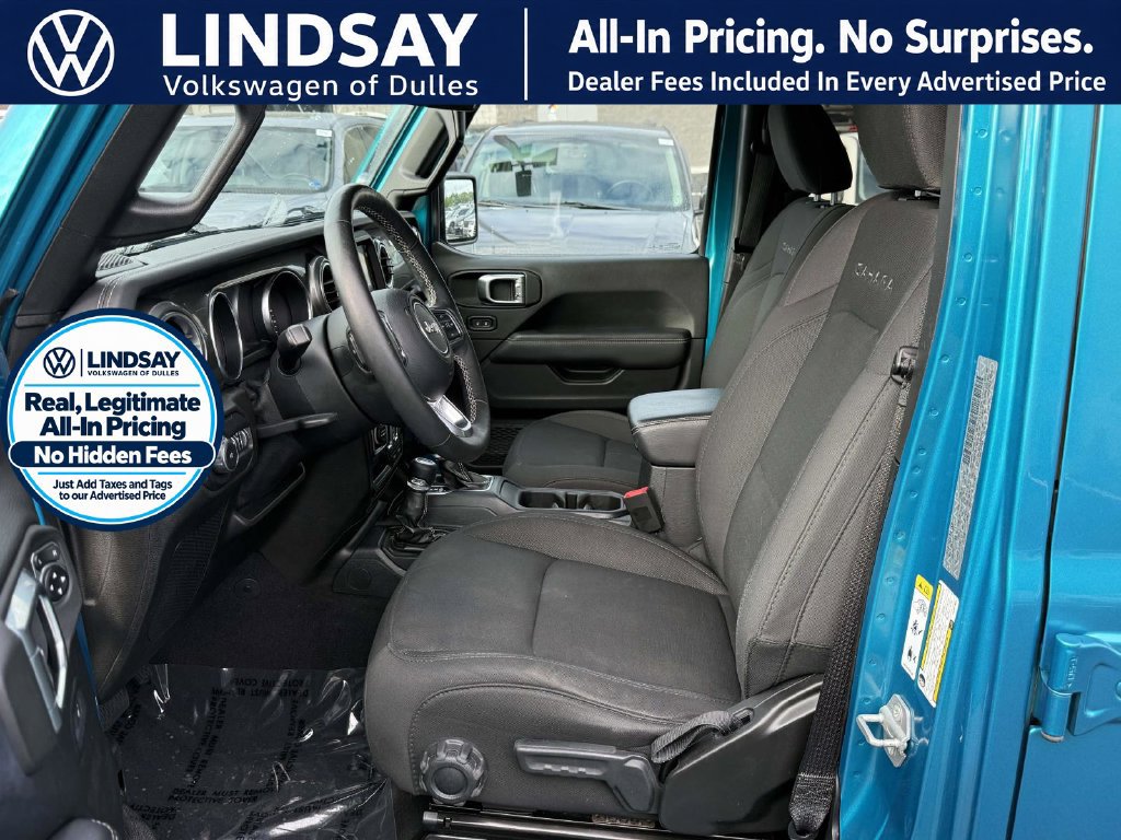 Used 2019 Jeep Wrangler Unlimited Sahara AWD/4WD image 11