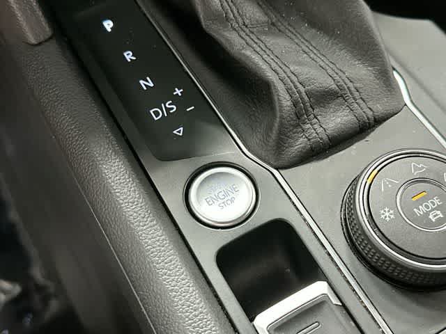 Used 2020 Volkswagen Atlas Cross Sport SE w/ Panoramic Sunroof Package AWD/4WD image 11