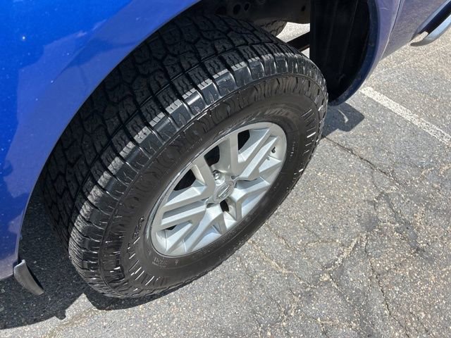 Used 2014 Nissan Frontier SV w/ SV Value Truck Package AWD/4WD image 18