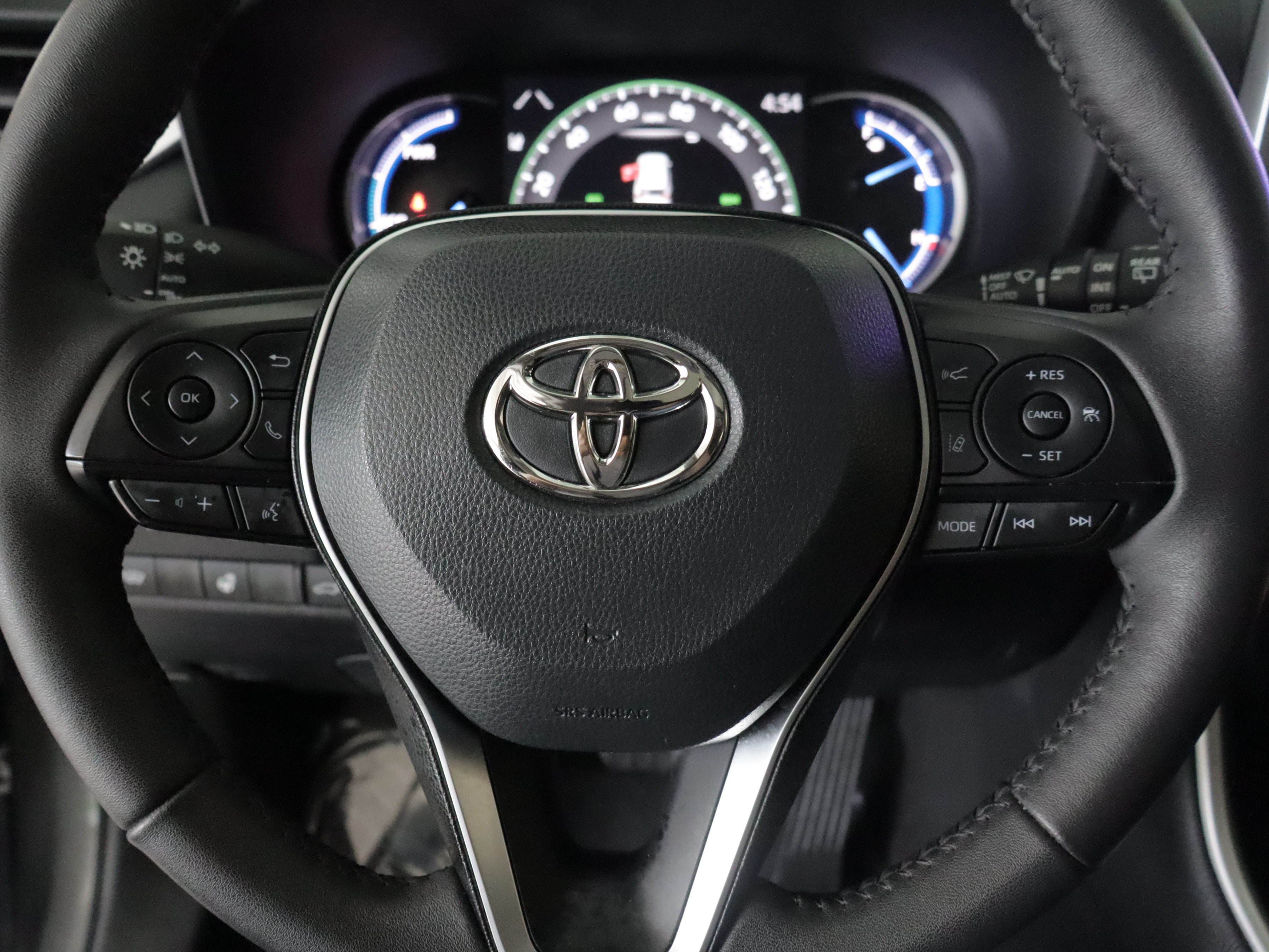 Used 2025 Toyota RAV4 XLE w/ Convenience Package AWD/4WD image 14