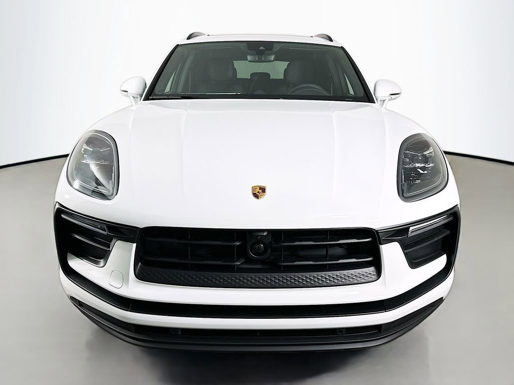 Certified 2026 Porsche Macan AWD/4WD image 6