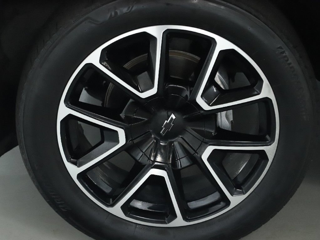 Used 2024 Chevrolet Suburban RST RWD image 39