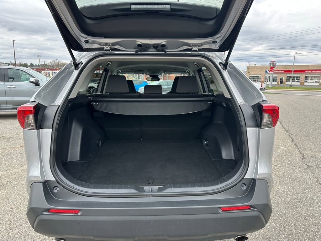 Used 2024 Toyota RAV4 XLE FWD image 14