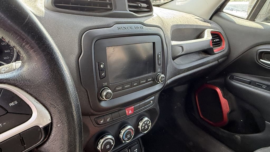 Used 2015 Jeep Renegade Trailhawk w/ Safety & Security Group I AWD/4WD image 5