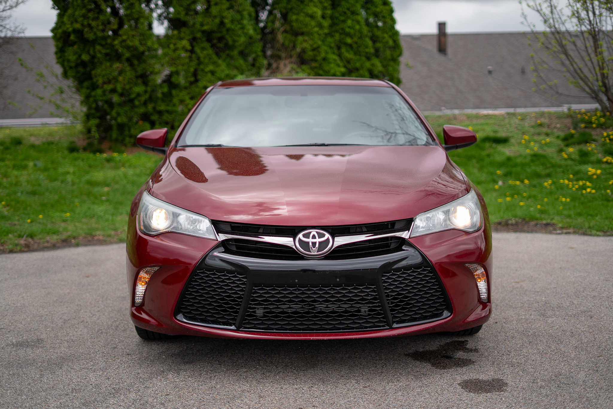 Used 2016 Toyota Camry SE FWD image 2