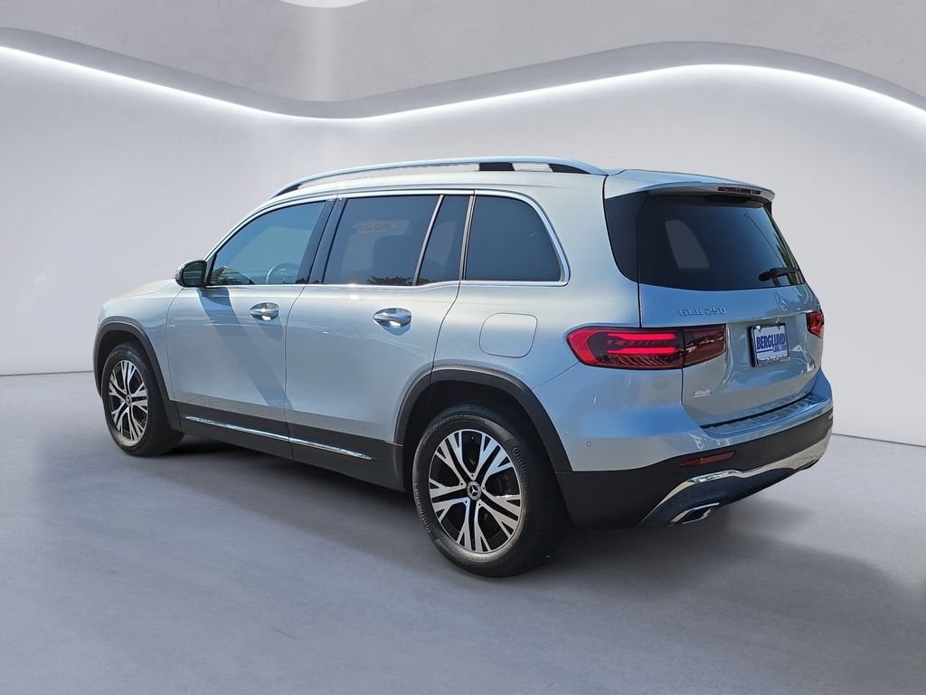 Used 2026 Mercedes-Benz GLB 250 4MATIC image 5