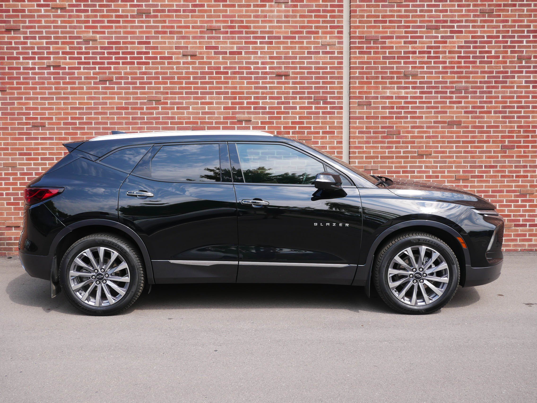 Used 2023 Chevrolet Blazer Premier w/ Driver Confidence II Package AWD/4WD image 26