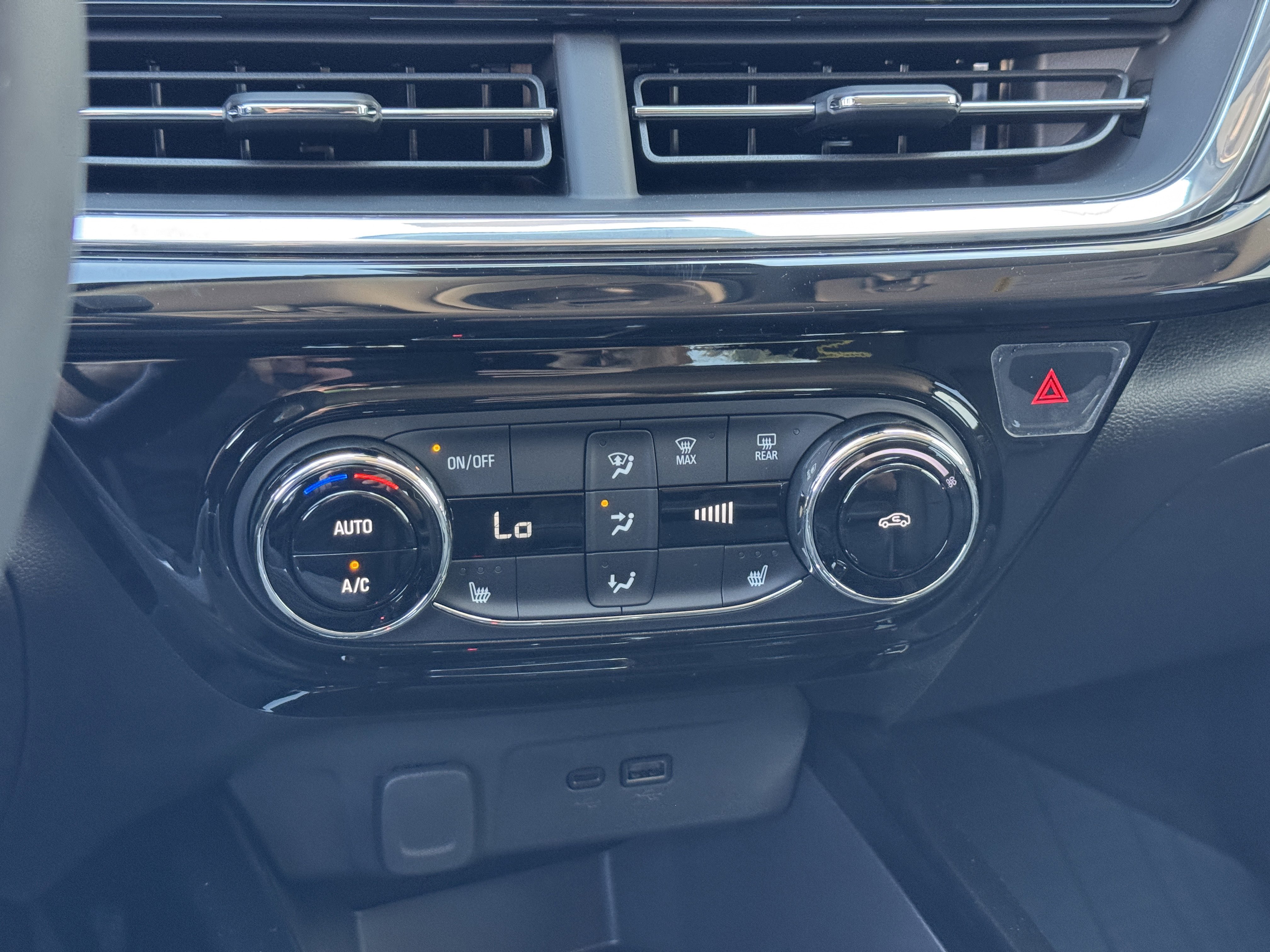 New 2025 Chevrolet Trax ACTIV w/ Driver Confidence Package image 21