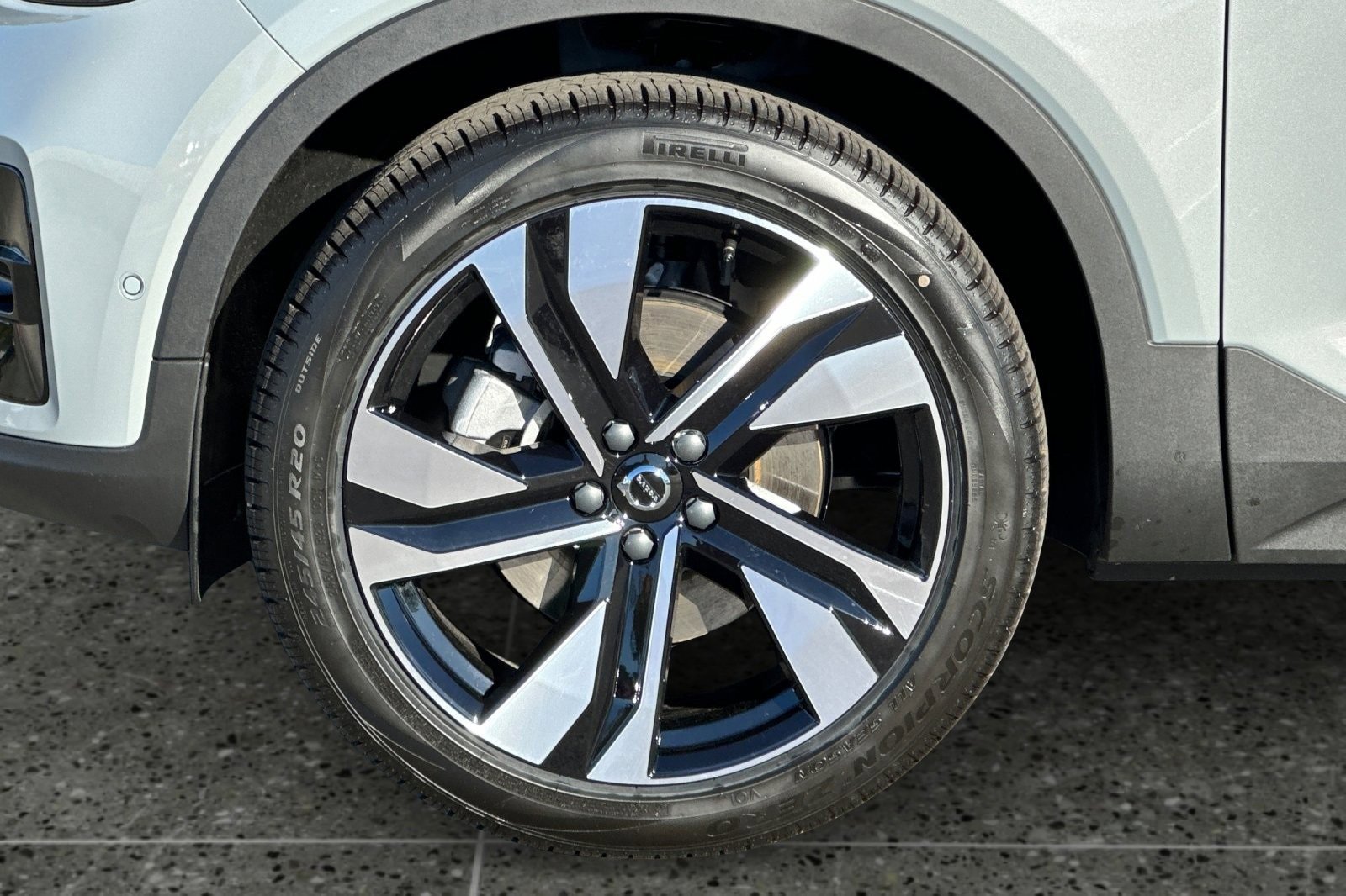 New 2026 Volvo XC40 B5 Ultra w/ Protection Package Premier image 11