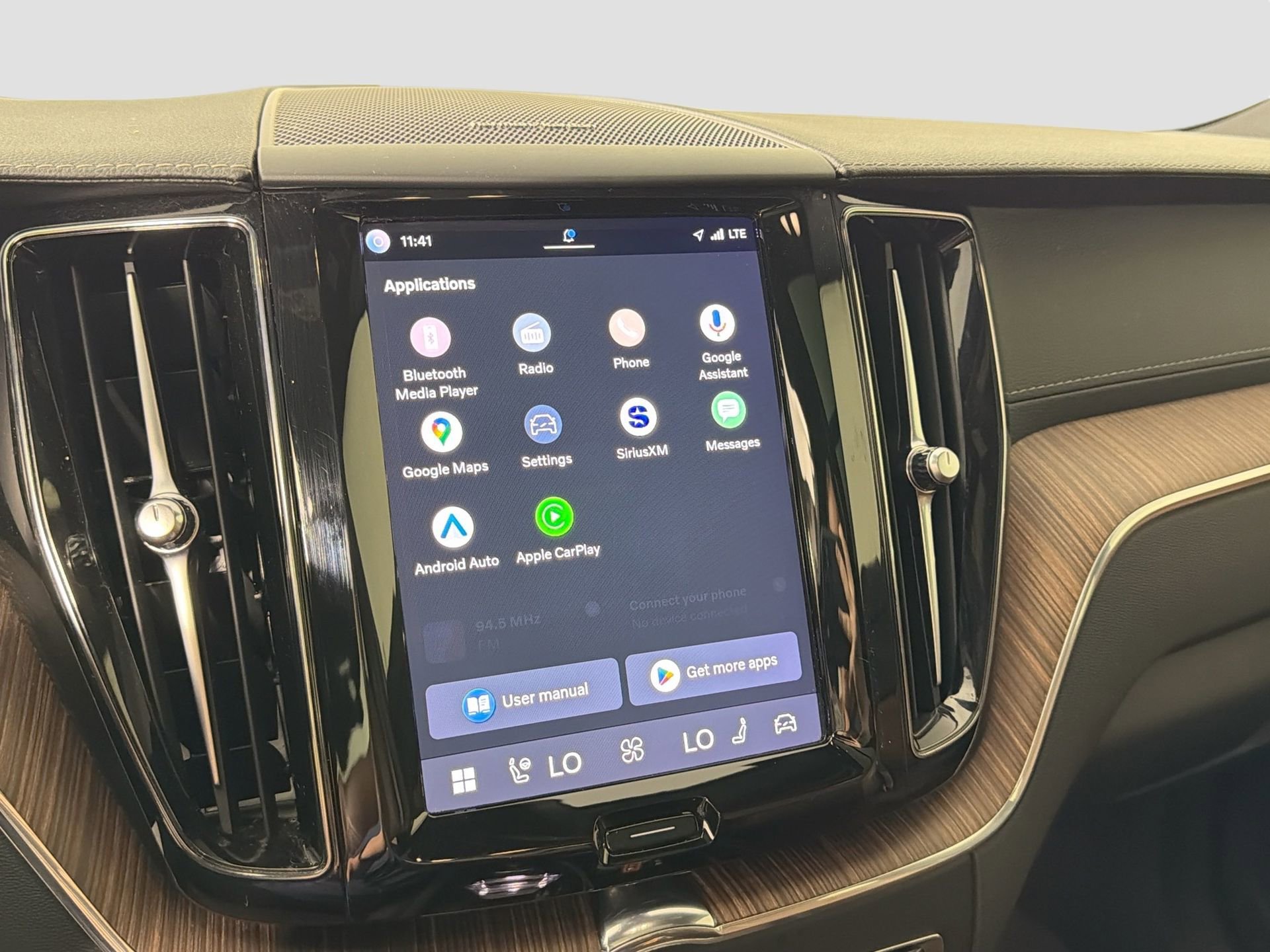 Certified 2023 Volvo XC60 B5 Ultimate w/ Climate Package FWD image 15