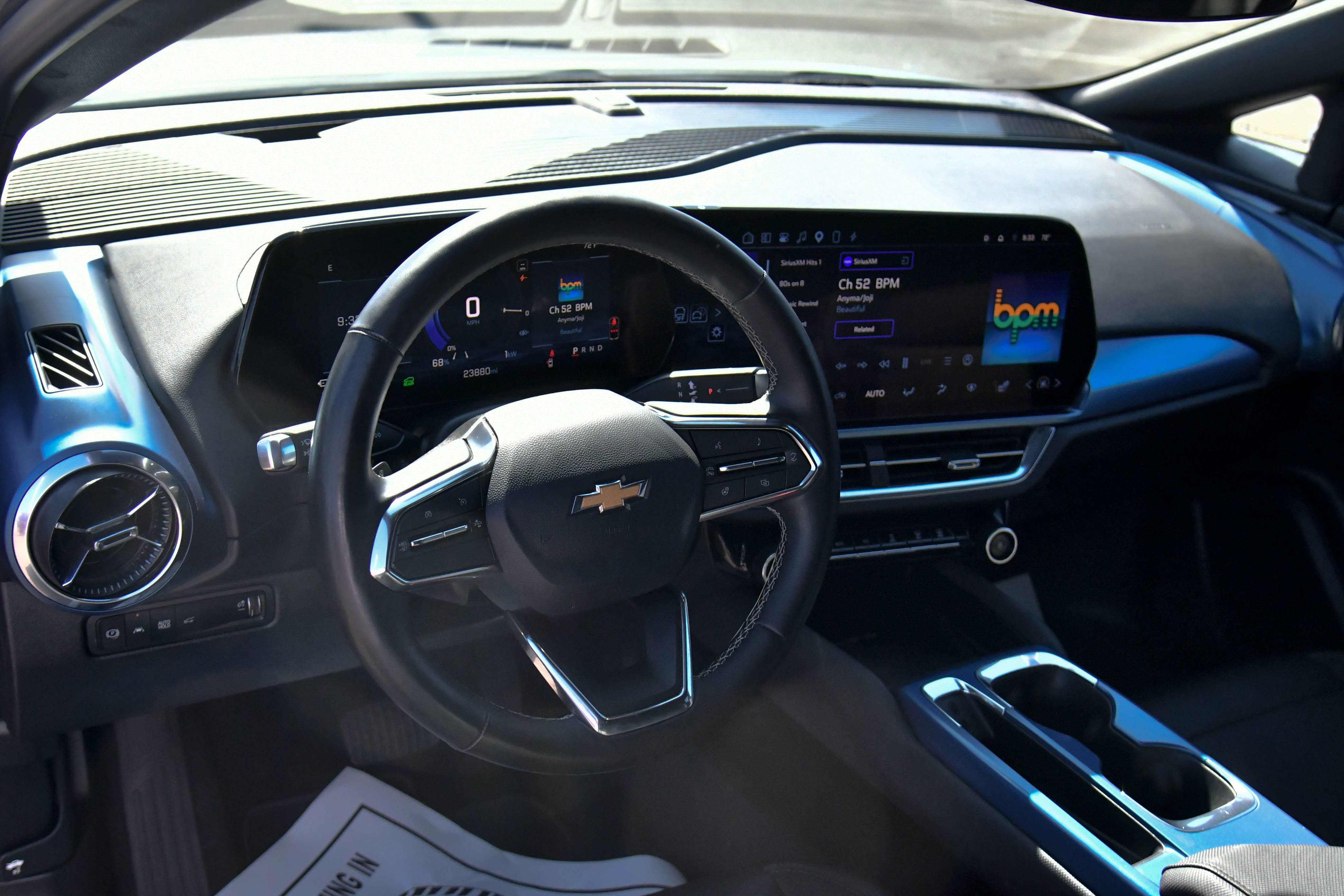 Used 2025 Chevrolet Equinox EV LT w/ Convenience Package FWD image 14