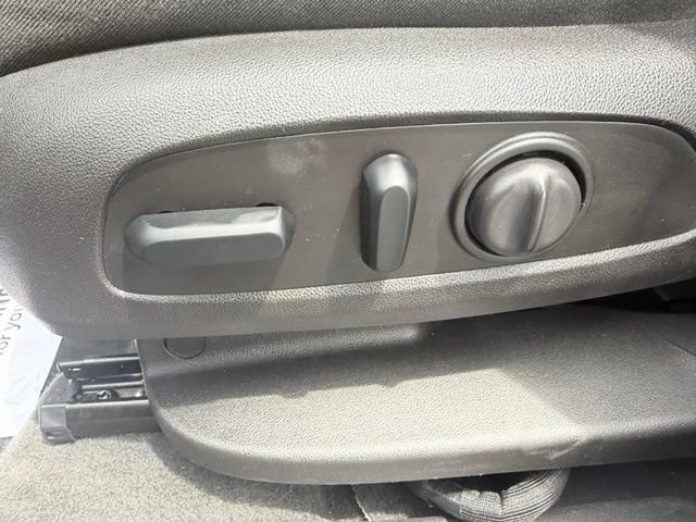 Used 2018 Chevrolet Equinox LT FWD image 15