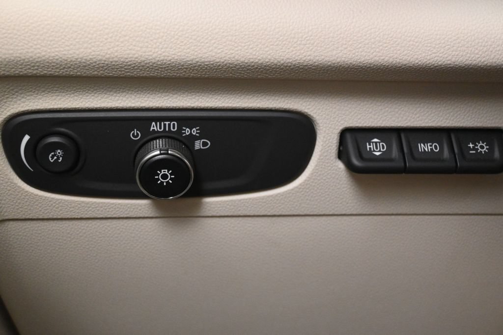 Used 2023 Buick Envision Avenir AWD/4WD image 24