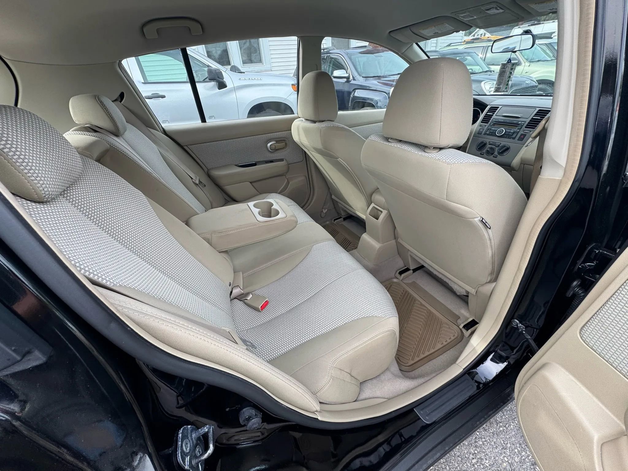 Used 2009 Nissan Versa SL w/ Convenience Pkg image 23