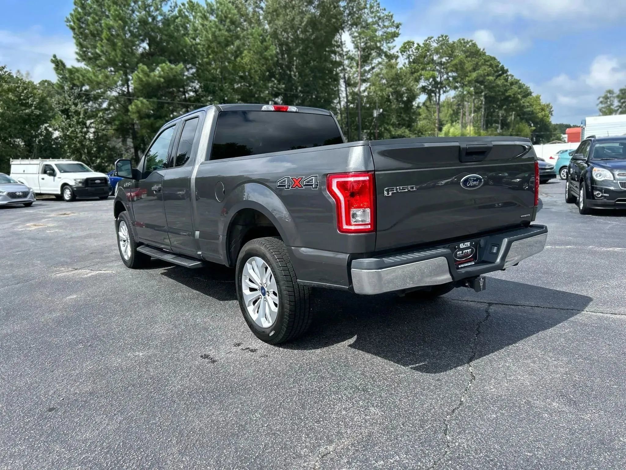 Used 2015 Ford F150 XLT w/ Equipment Group 301A Mid AWD/4WD image 9