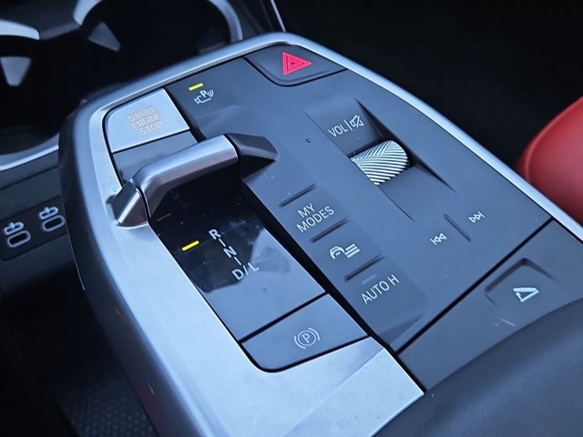 Used 2025 BMW X2 xDrive28i w/ Premium Package image 11