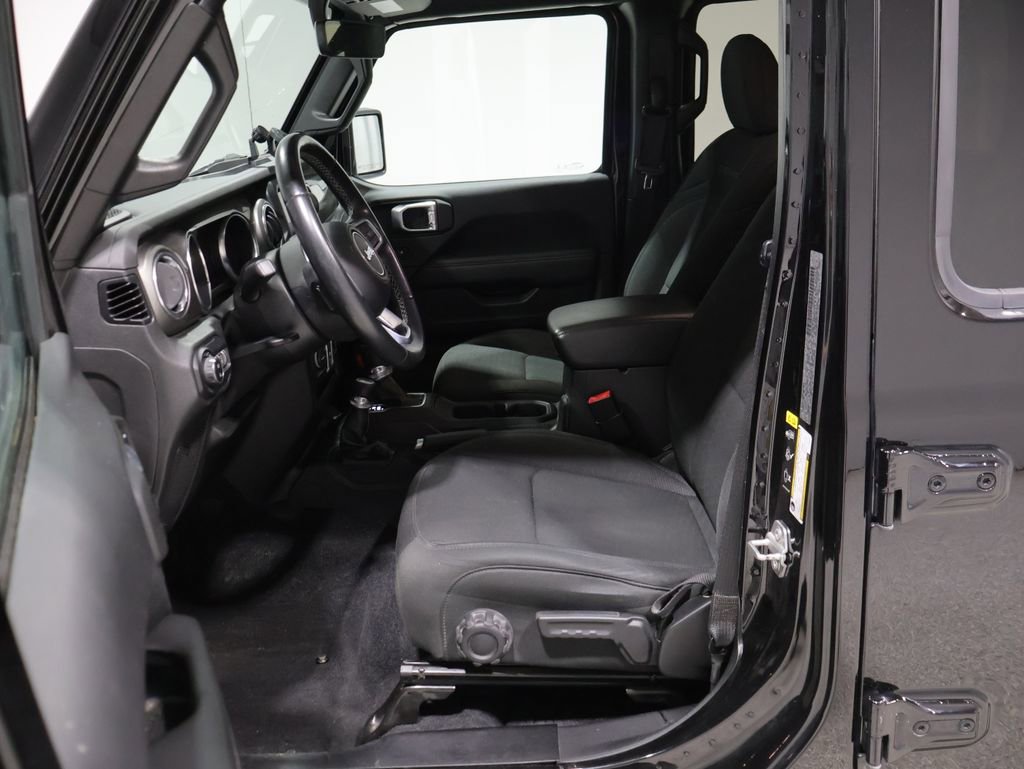 Used 2020 Jeep Gladiator Overland image 11