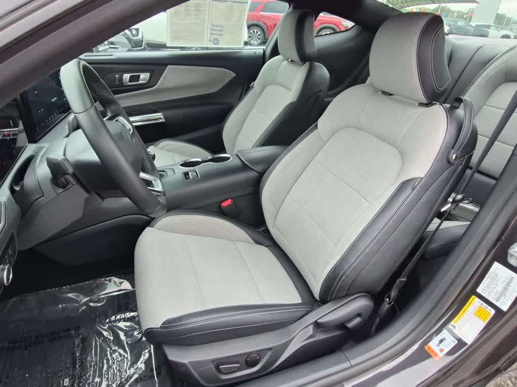 Used 2024 Ford Mustang GT RWD image 9