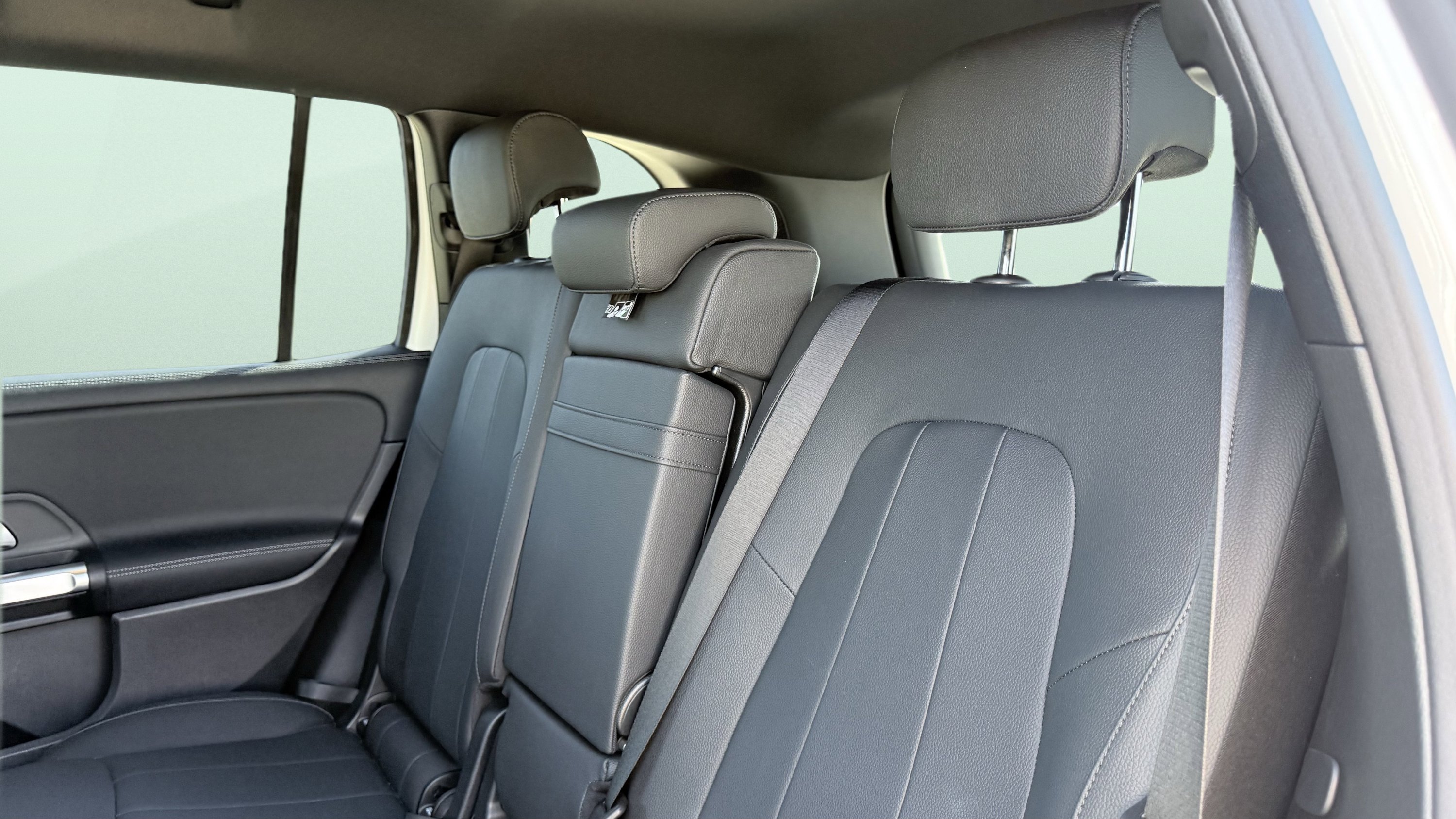 Used 2025 Mercedes-Benz EQB 250+ image 33