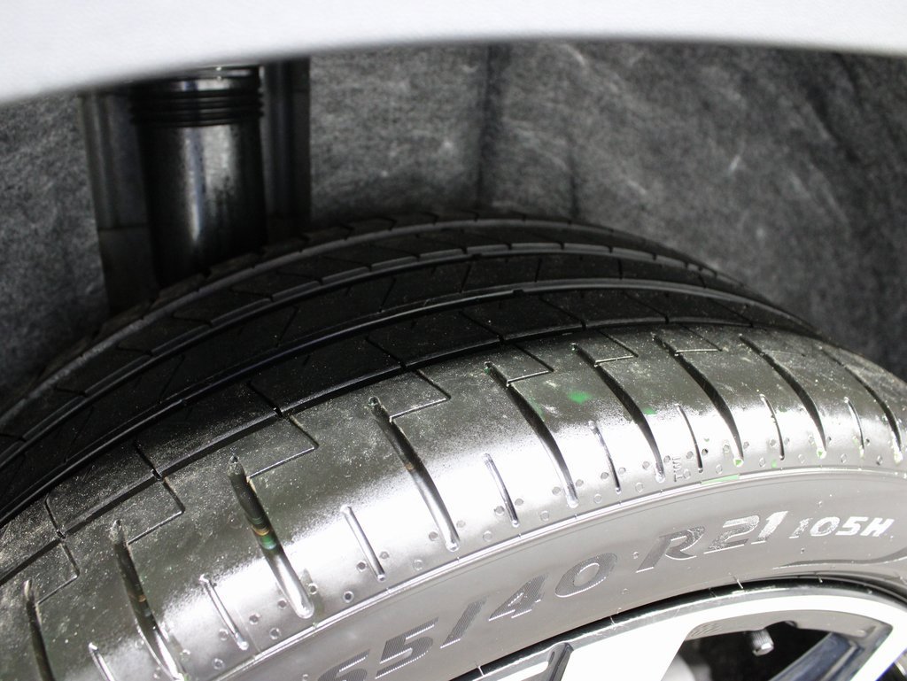 Used 2024 Volkswagen Atlas Cross Sport SEL Premium R-Line image 34