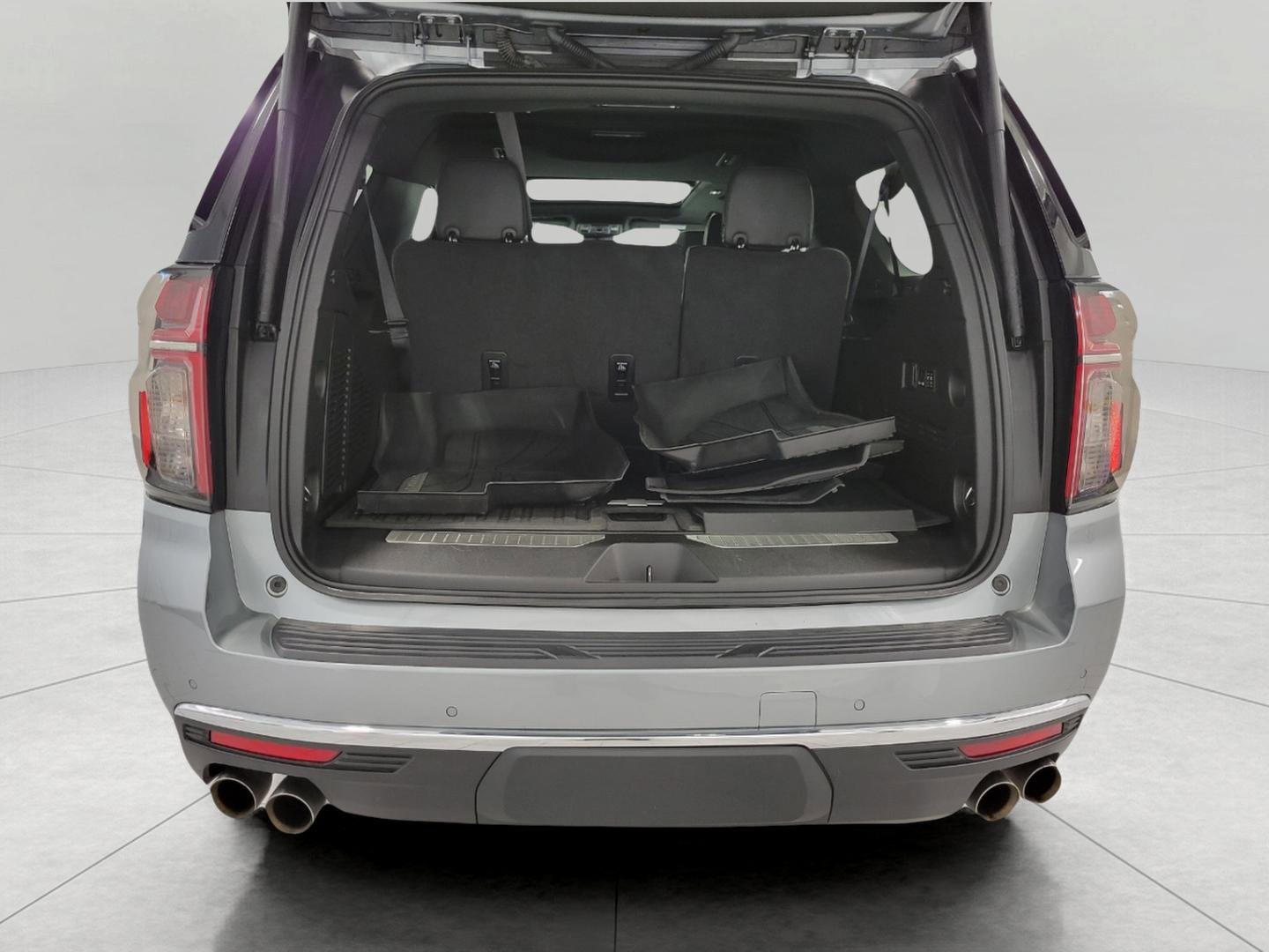 Used 2024 Chevrolet Suburban Premier AWD/4WD image 16