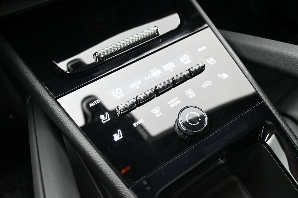 Certified 2024 Porsche Cayenne Coupe AWD/4WD image 22