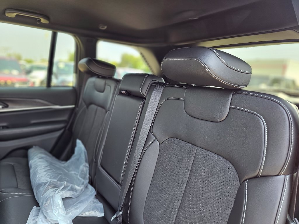 New 2026 Jeep Grand Cherokee Altitude RWD image 22