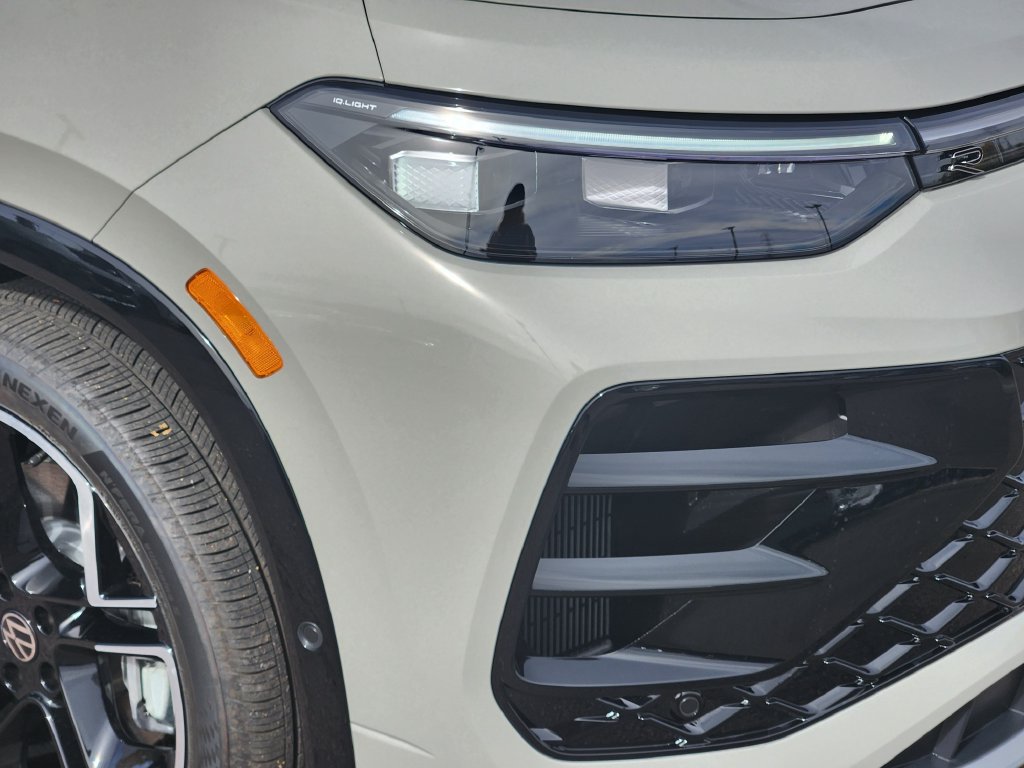 New 2027 Volkswagen Tiguan SEL R-Line AWD/4WD image 27