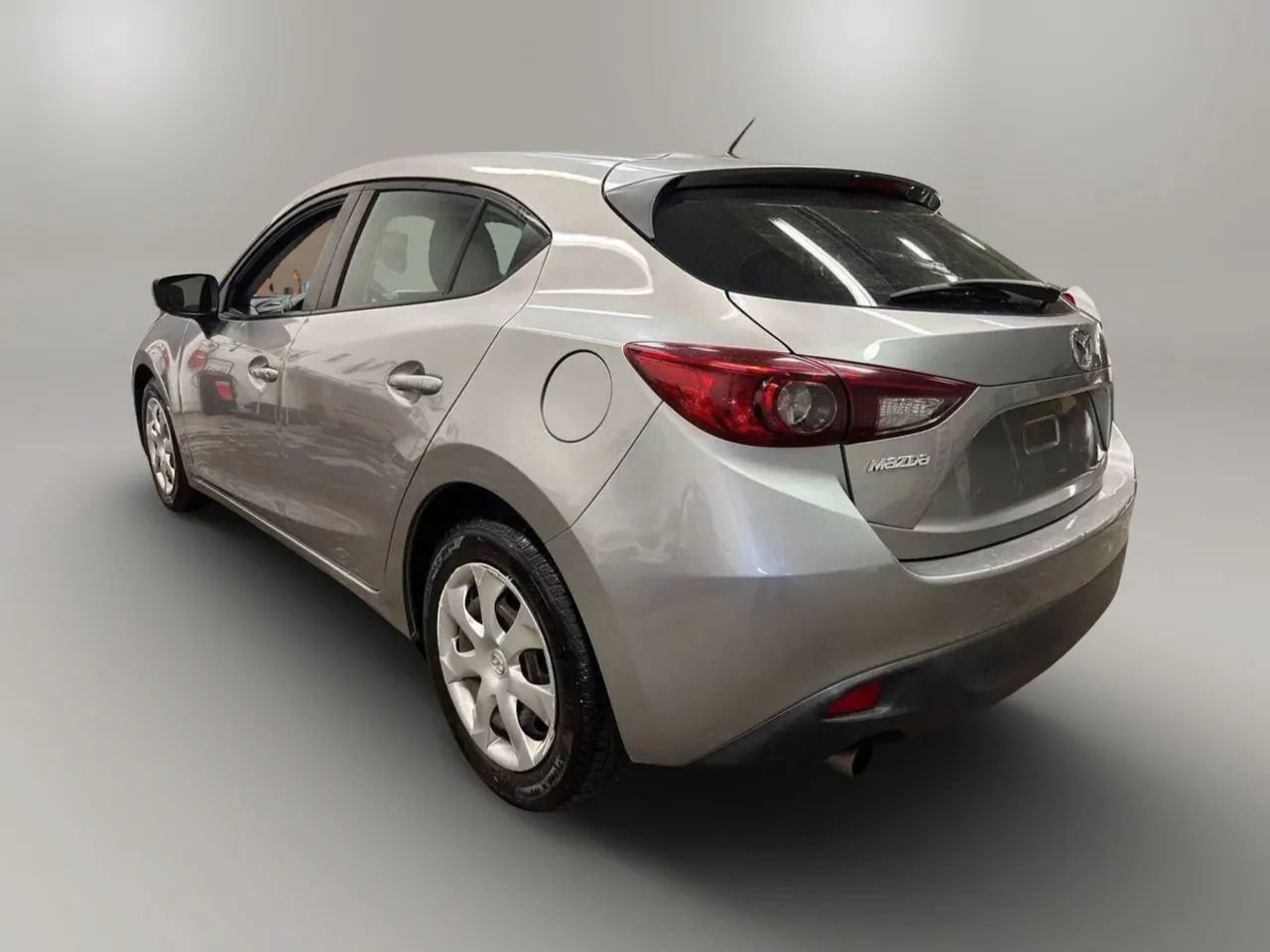Used 2015 MAZDA MAZDA3 i Sport FWD image 3