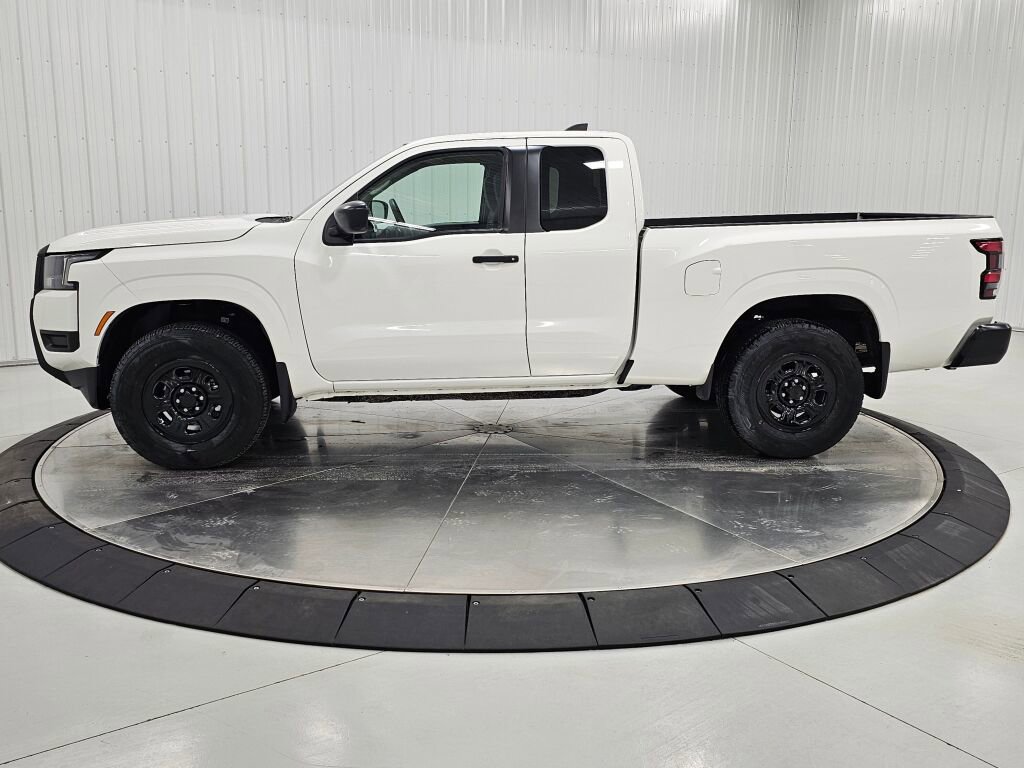 Used 2025 Nissan Frontier S AWD/4WD image 2