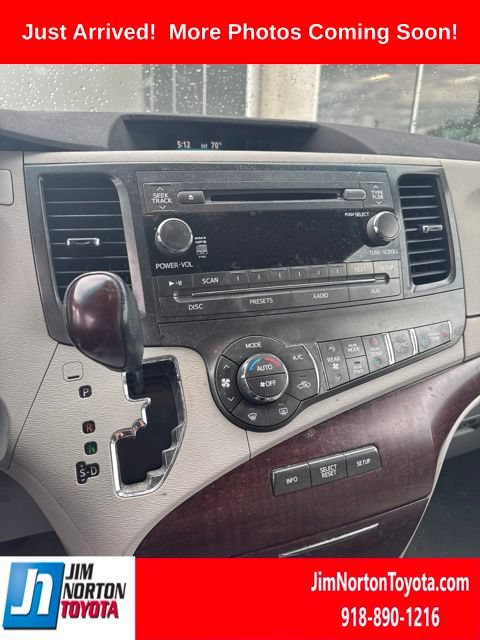 Used 2011 Toyota Sienna XLE FWD image 12