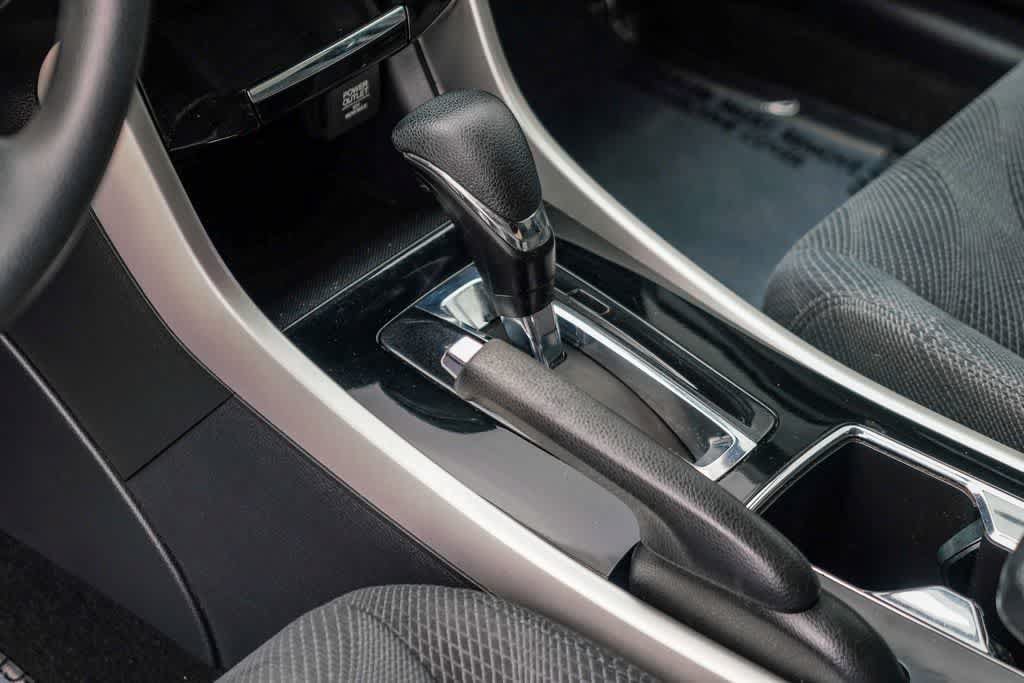 Used 2017 Honda Accord EX image 18